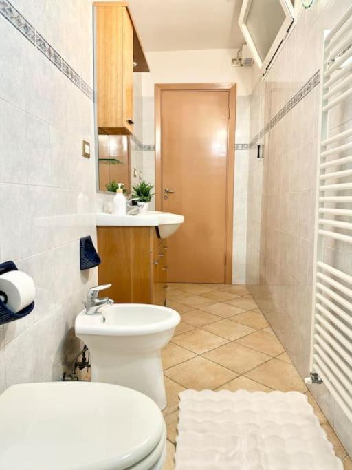 キアラヴァッレCasa Nel Verde - 4 Posti Lettoアパートメント エクステリア 写真
