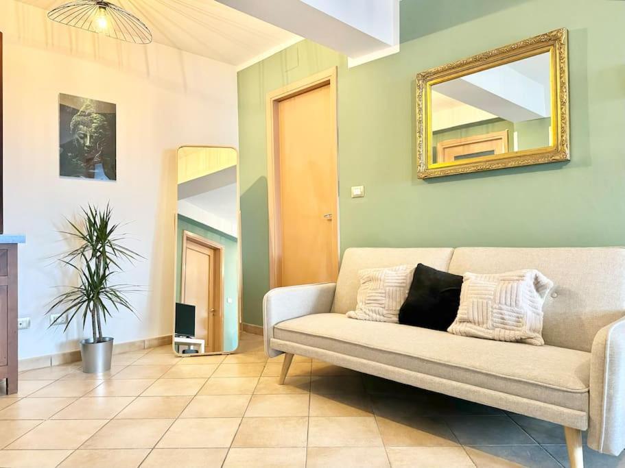 キアラヴァッレCasa Nel Verde - 4 Posti Lettoアパートメント エクステリア 写真